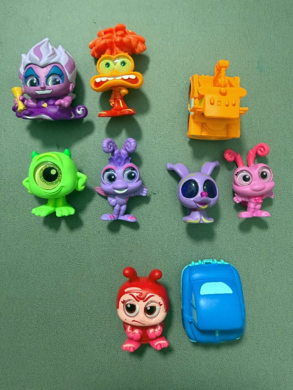 Disney Doorables NEON POP Peek YOU PICK Ultra Rare Cars Villains Mini Figure